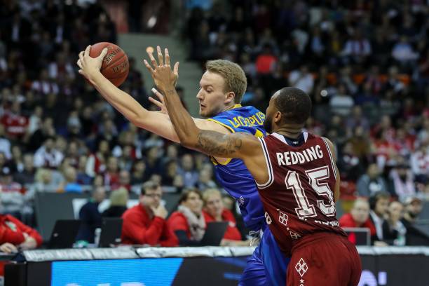 在因伤暂别 在因伤暂别